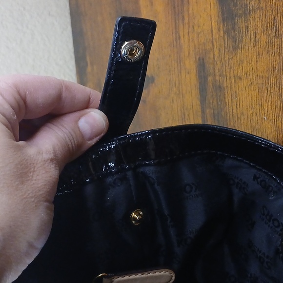 Pristine Michael Kors Jet Set Tote in Mirror Metallic Black - Picture 7 of 11